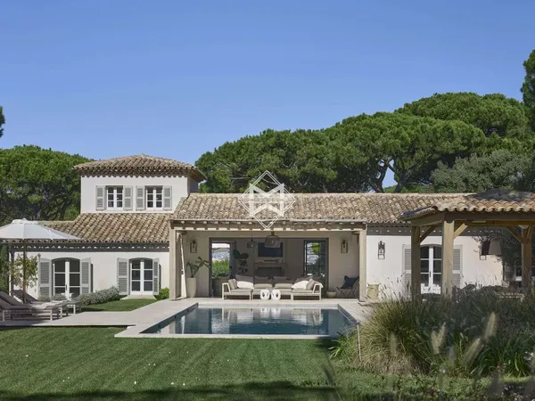 Villa 7 pièces 335 m²