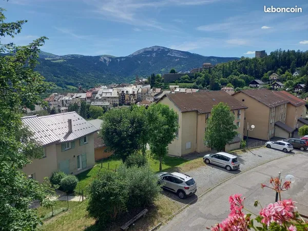Appartement T3 meublé dans le village