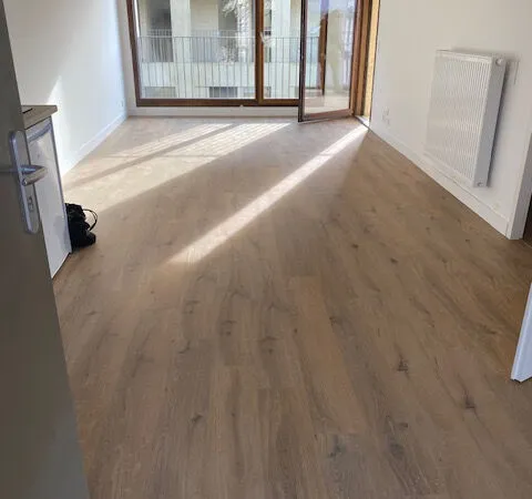 Appartement 2 pp avec terrasses-BRUGES-place Ravezies
