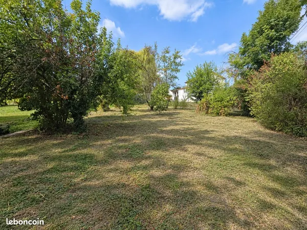 Terrain à bâtir de 491 m²