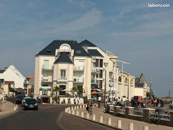 Murs commerciaux 300 m² - front de mer - saint-gilles-croix-de-vie