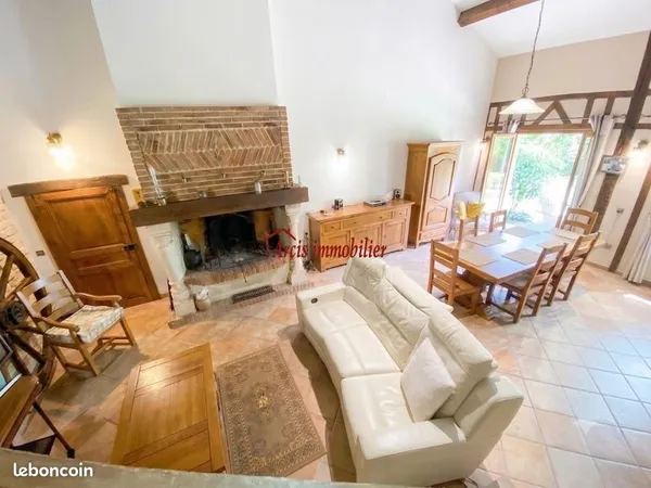 Maison 7 pièces 228 m²