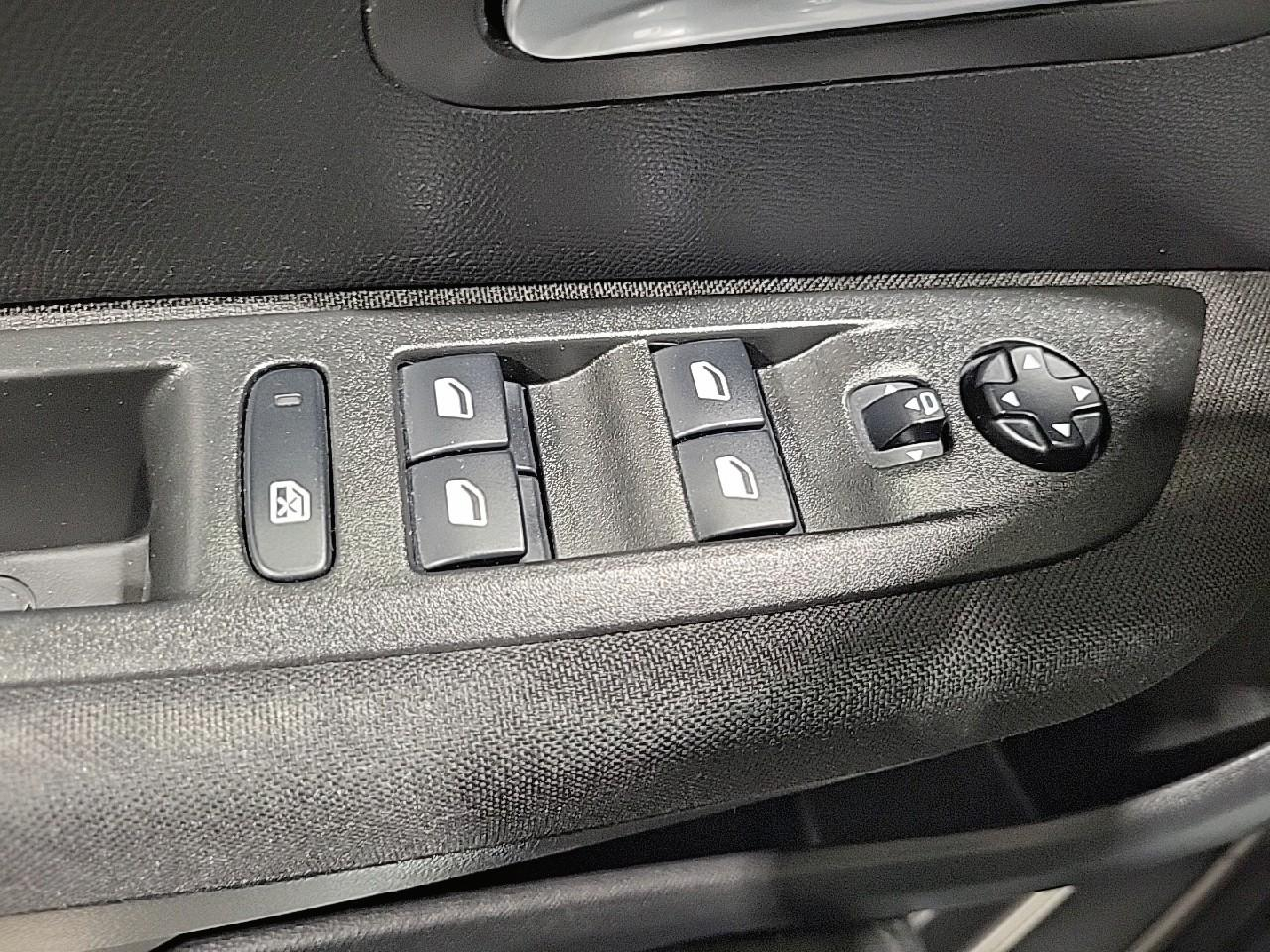 Peugeot 208 puretech 75 s&s bvm5 active business — photo 23