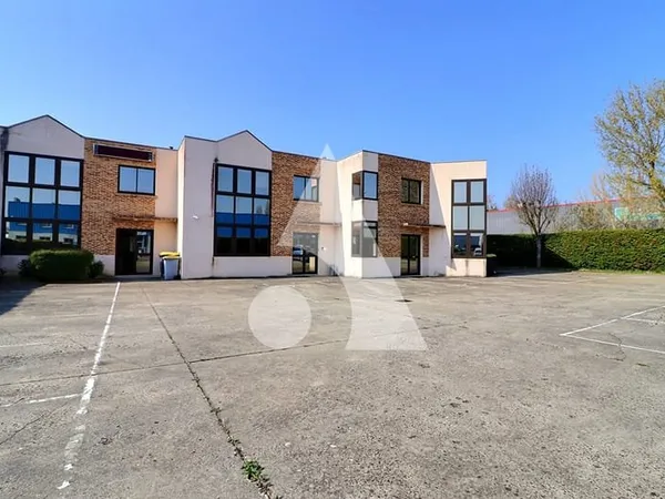 Local commercial Boissy L Aillerie 728 m2