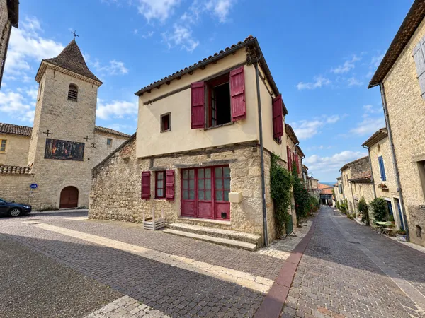 Charmante maison de village de 65 m2 en pierre composée de 2