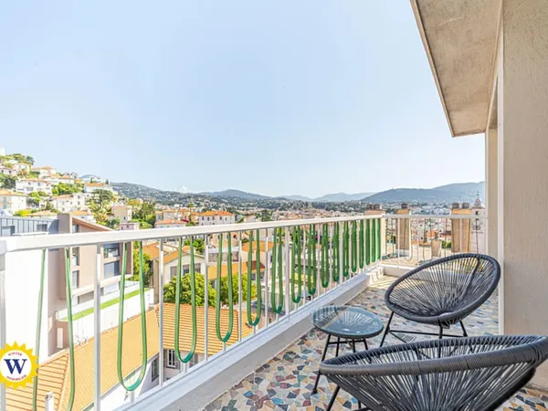 Appartement 4 pièces - refait à neuf- Vue mer - Dernier étage -