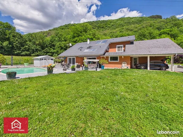 Maison de standing avec piscine et vue exceptionnelle