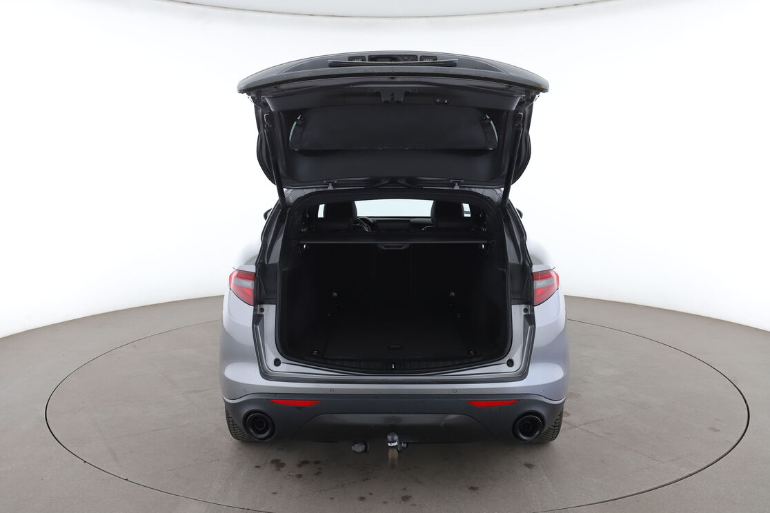 Alfa Romeo Stelvio 2.2 Diesel Q4 Super AT8 — photo 15