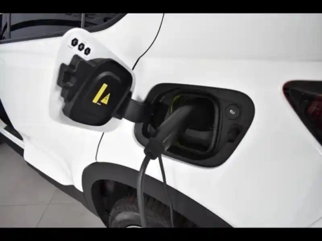 Volvo C40 e single extended range 252ch plus — photo 23