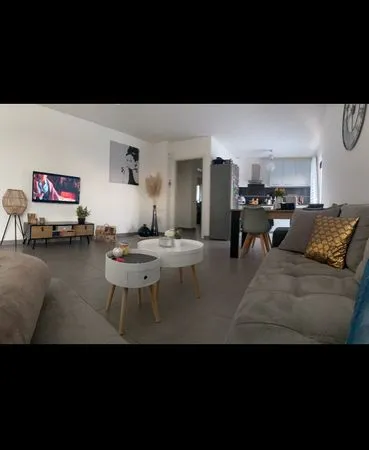 Un. Appartement loué dans une maison privéUn. Appartement loué dans une maison privée