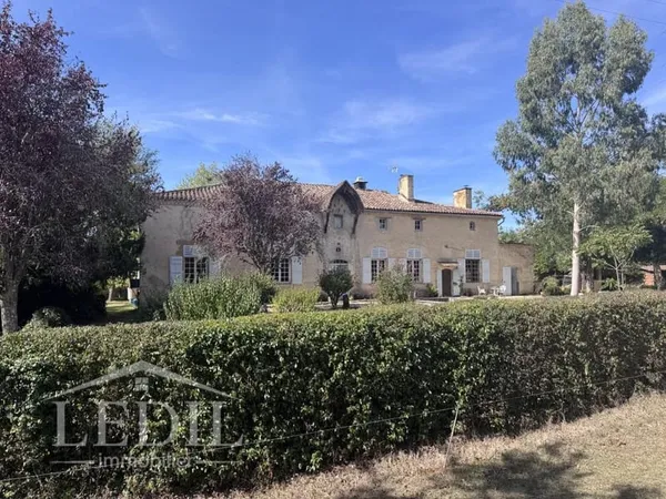 Chartreuse historique, lac privé et 16 hectares