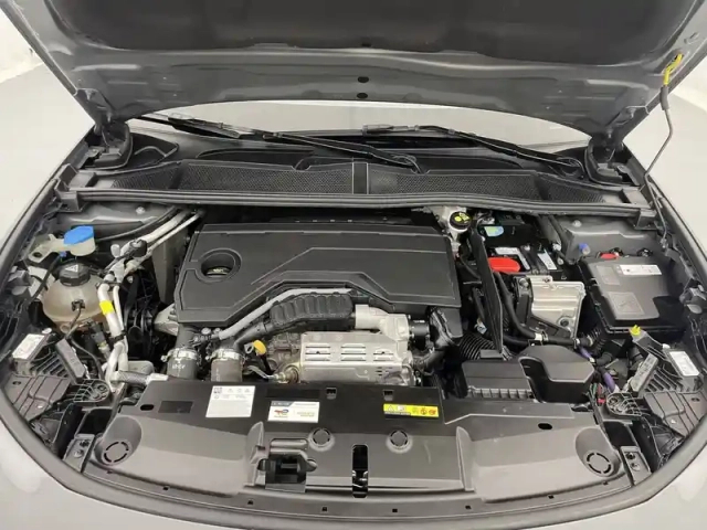 Peugeot 308 hybrid 145 e-dcs6 — photo 15