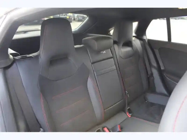 Mercedes Cla 250 e hybrid eq amg line — photo 9