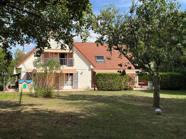 Villa 7 pièces 238 m²
