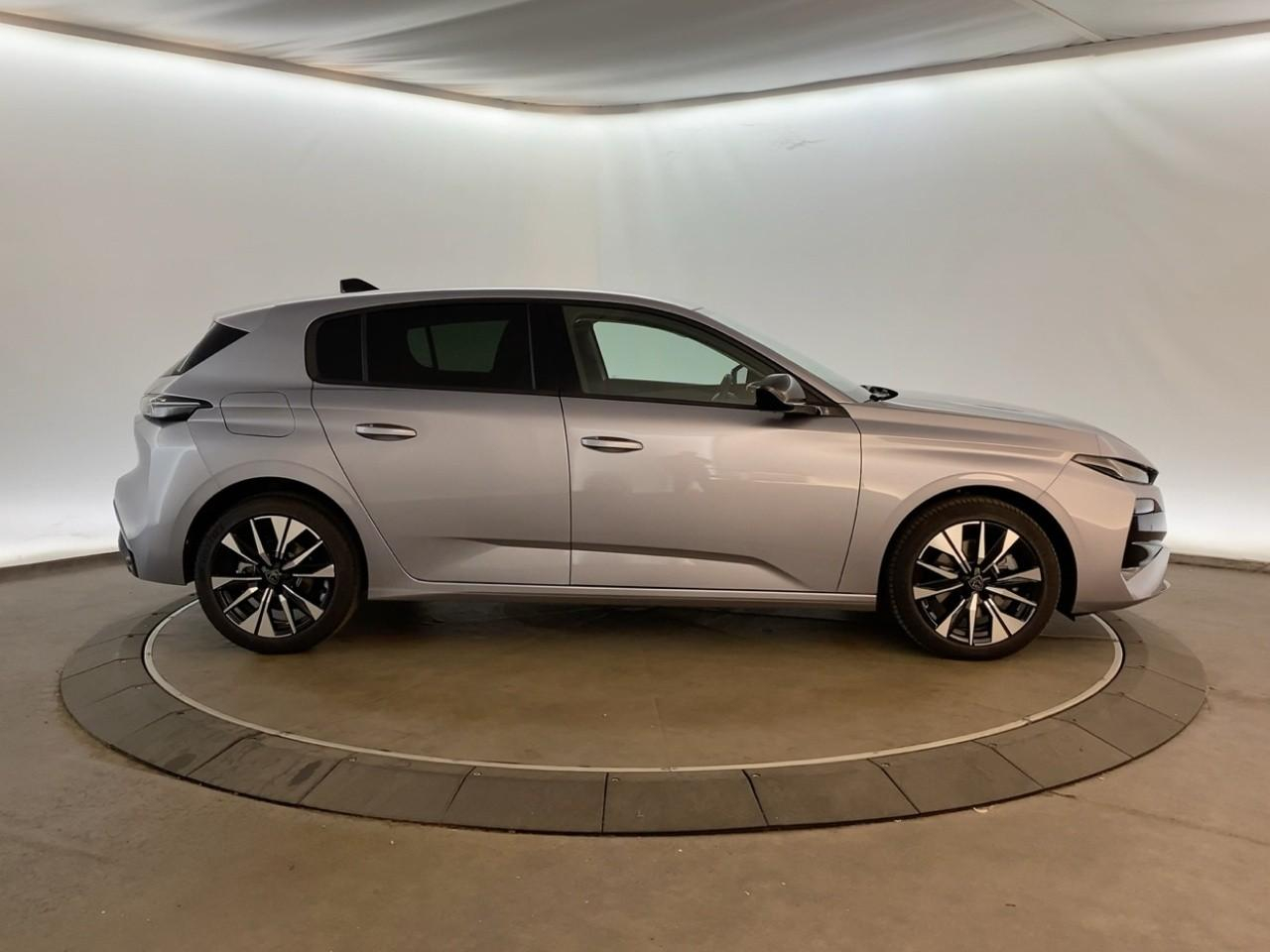 Peugeot 308 hybrid 145 e-dcs6 allure — photo 4