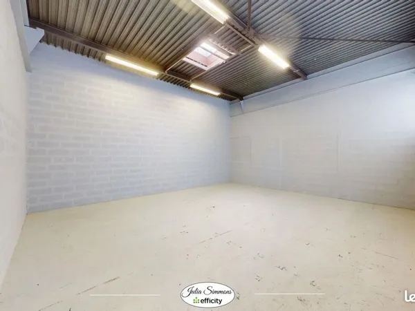 Local d'activité 54 m²