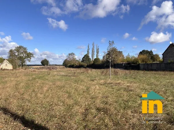 Terrain 2185 m²