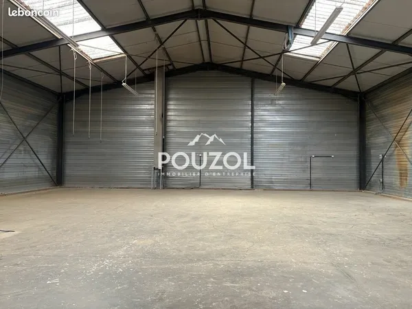 LOCAL D'ACTIVITE 295 m² LES MARTRES-D'ARTIÈRE