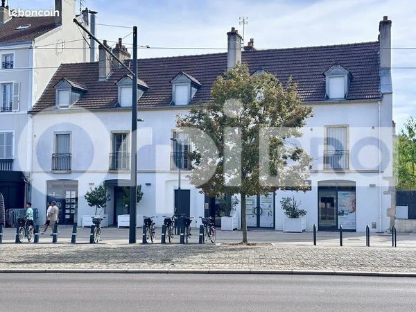 Bureau 277 m²
