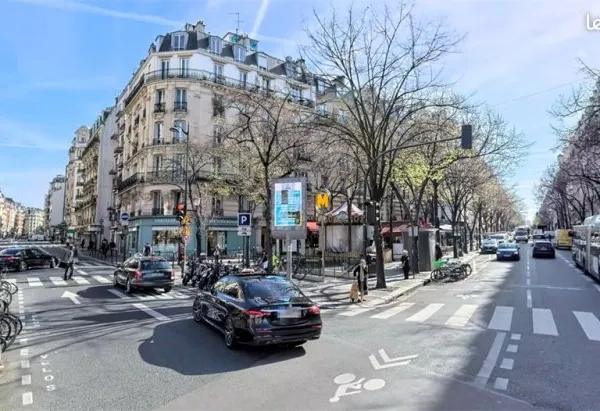 Local commercial 135 m² PARIS