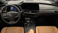 Lexus Ux 250h Luxe 2WD — photo 11