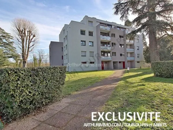 RIVES, Appartement T3 (ex T4) + Balcon + Garage + Cave