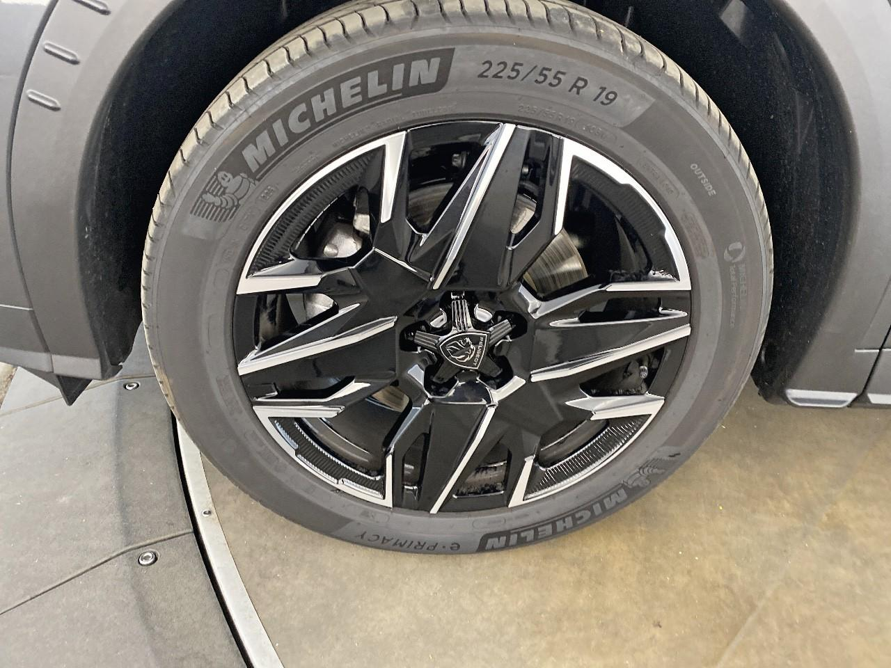 Peugeot 5008 hybrid 145 ch e-dcs6 gt — photo 11