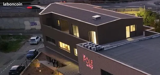 À louer Local professionnel neuf - 125m² modulables - Le Thor - R+2