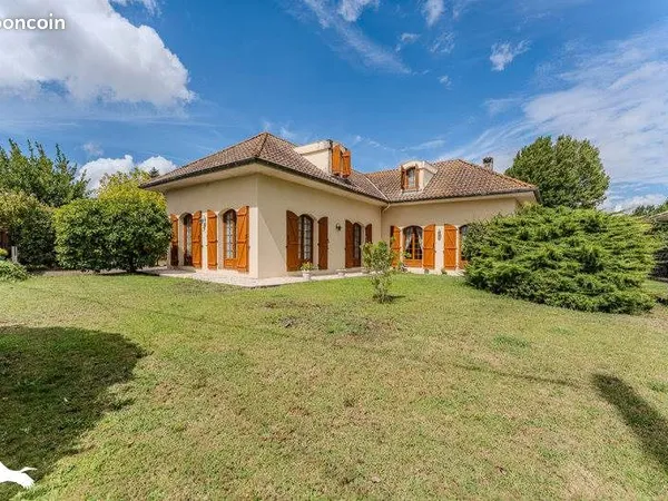 Pavillon 6 pièces 182 m²
