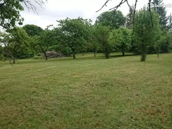 Terrain à bâtir de 2800 m² à LA FERTE-SOUS-JOUARRE (77)