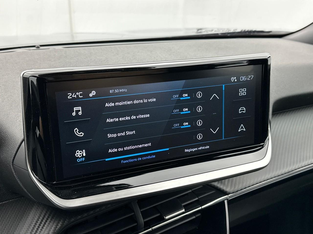 Peugeot 2008 hybrid 145 e-dcs6 style — photo 22