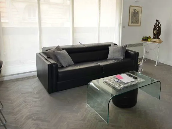 Auteuil, pied-à-terre de charme 44 M2 — balcon filant, résidence de standing
