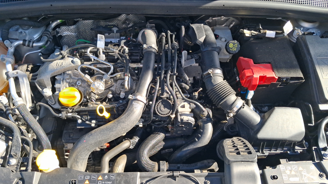 Renault Clio TCe 140 — photo 15