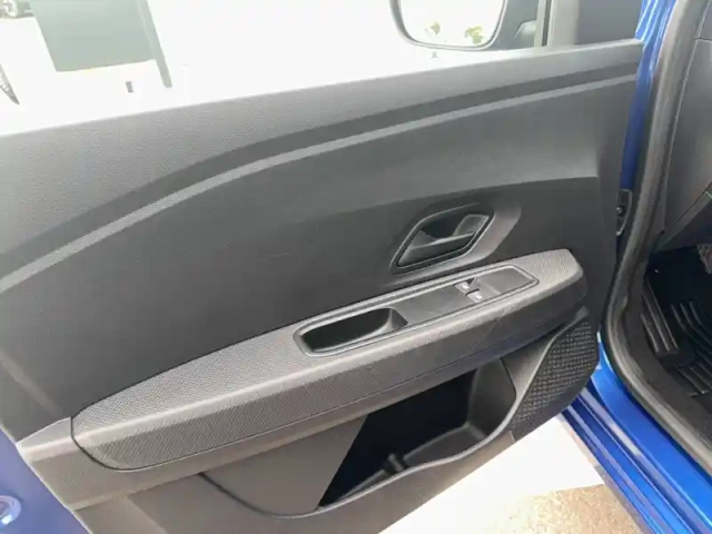 Dacia Sandero eco-g 100 — photo 15