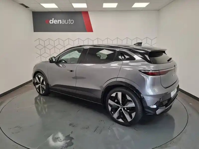Renault Megane e-tech ev60 220 ch super charge — photo 4