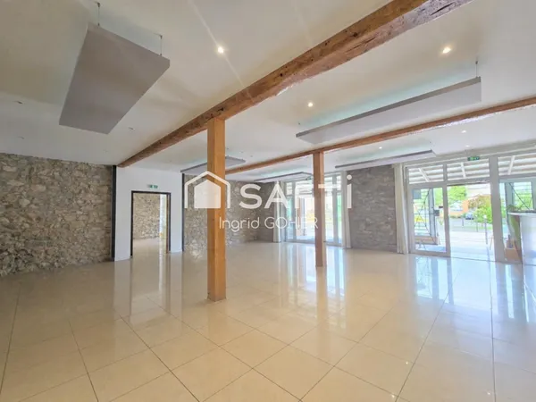 IMMEUBLE DE RAPPORT-COMMERCE, HABITATION, GARAGES