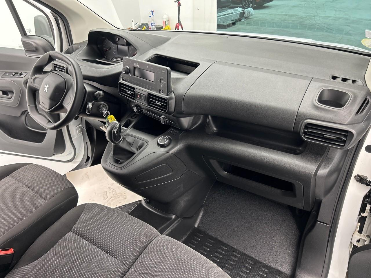 Peugeot Partner fourgon standard 1000 kg bluehdi 100 s&s bvm5 grip — photo 12