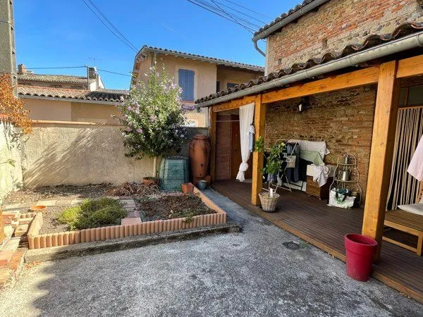 RABASTENS CENTRE - Maison 1890 - 4 ch - Cour 40 m² - Garage