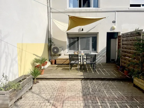 Loue appartement T2 avec terrasse à Bergonié - bail 10 mois