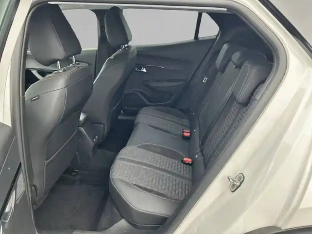 Peugeot 2008 puretech 130 s&amp;s eat8 — photo 12