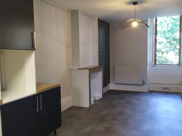 Location Appartement meublé Valence 520 euros C.C
