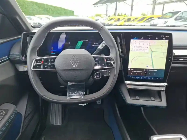 Renault Megane e-tech 220 ch autonomie confort — photo 11