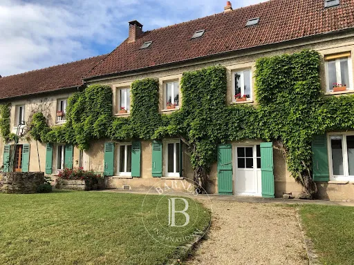 Maison 7 pièces 361 m²