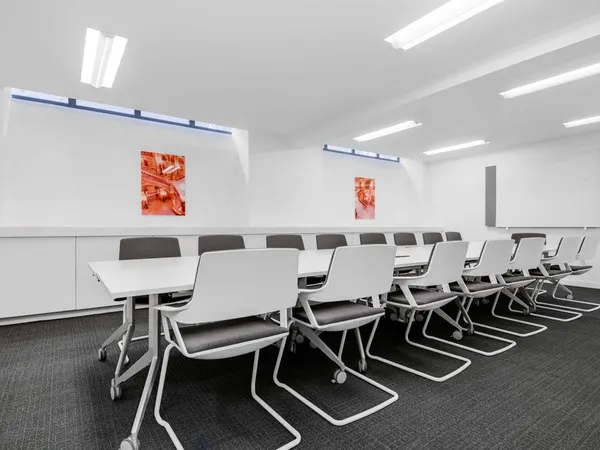 Accès tout compris à un espace de travail professionnel pour 4 personnes à Paris Opera