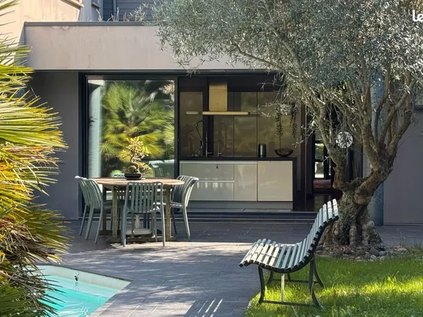 Propriété 8 pièces 350 m²