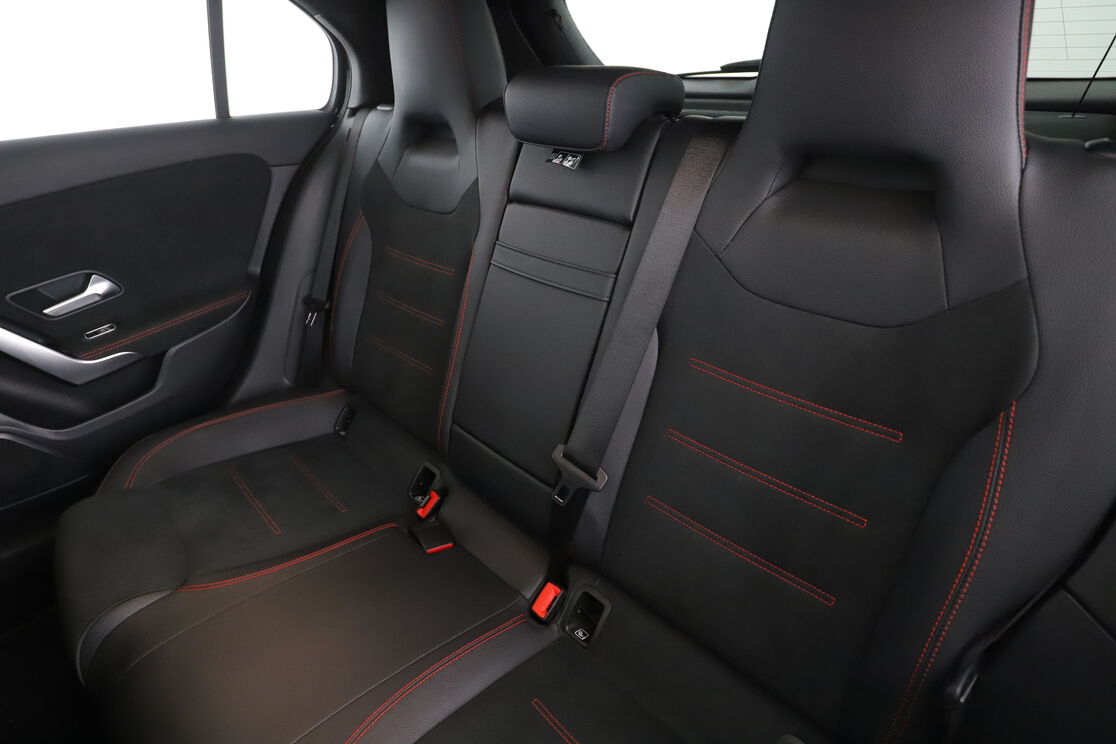 Mercedes-Benz Classe A 180 d AMG Line 8G-DCT — photo 13