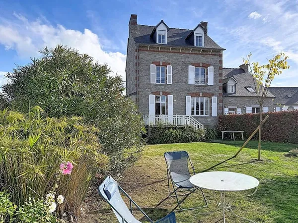 Maison 8 pièces 145 m²