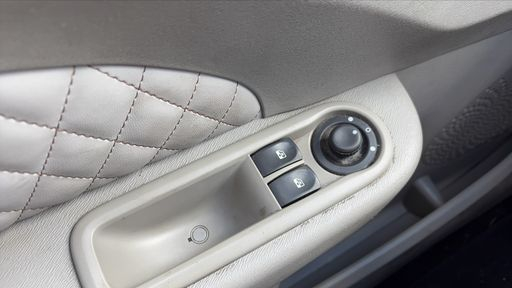 Renault Twingo 1.2 LEV 75 - Initiale – 2013 – 97550 km – Bicarburation essence bioéthanol – Boîte Manuelle — photo 2