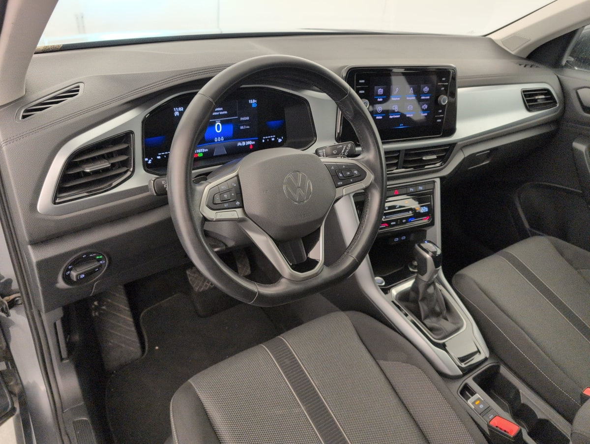 Volkswagen T-Roc — photo 15