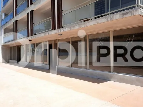 Local commercial 105 m²